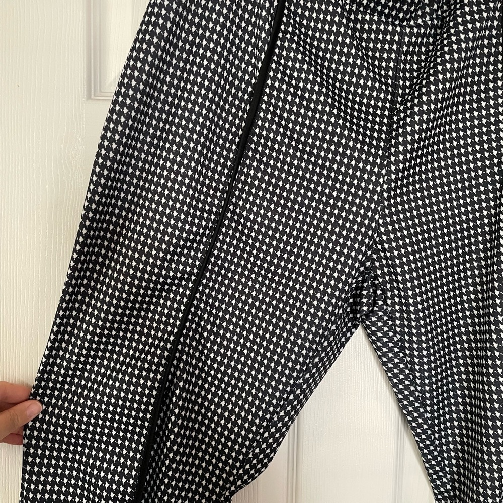 Stretchy pants - Picture 2 of 3